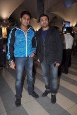 Himesh Reshammiya returns from their vacation on 2nd Jan 2012 (20).JPG